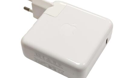 Блок питания для ноутбука Apple MacBook Pro USB Type-C 61W MNF72 OEM - фото 2